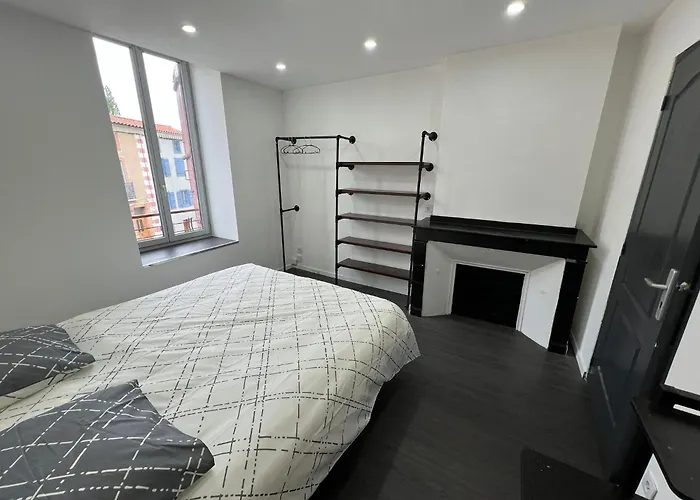 Xxl 120m2 - 10 Couchages - 3ch - Centre - 2 Sdb-2 Wc - Parking Gratuit A 1 Minute Apartamento Foix